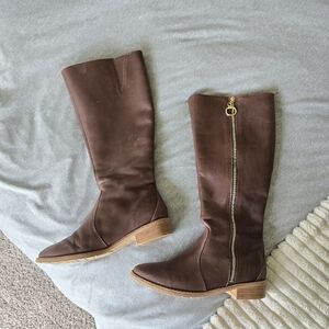 Brown boots size 8 - only until 06/10